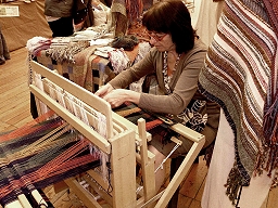 Mirella Cherchi al telaio