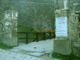Il bersaglio all'ingresso del forte
